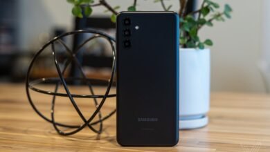 Smartphone Showdown: Comparing the Best Mobile Phones